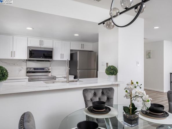 5470 Roundtree Dr F, Concord CA 94521