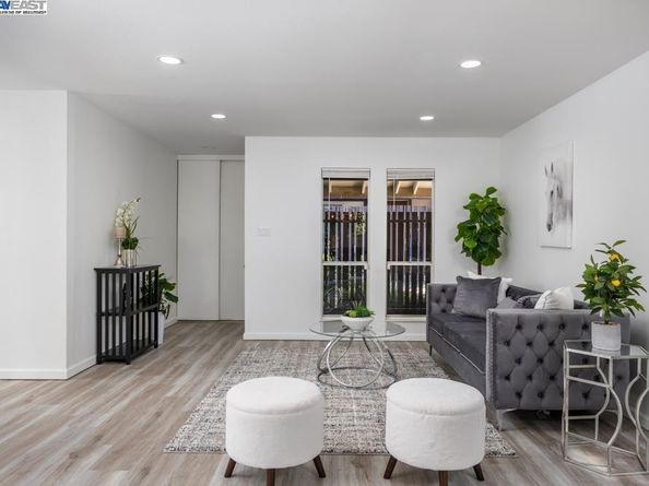 5470 Roundtree Dr F, Concord CA 94521
