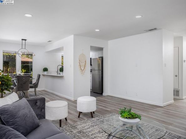 5470 Roundtree Dr F, Concord CA 94521