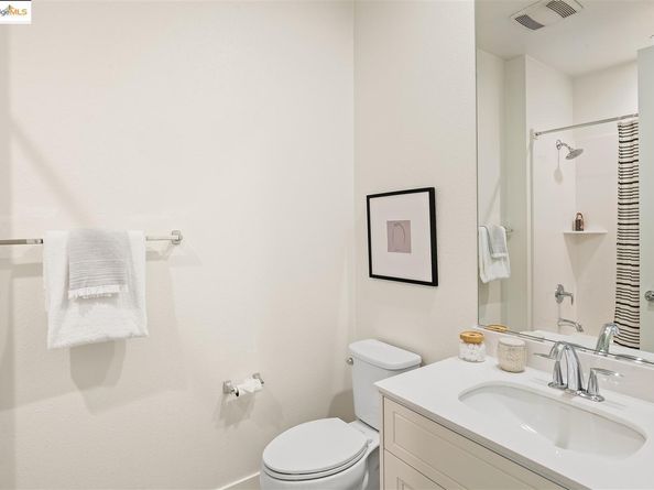 2048 Starling Ln, Alameda CA 94501
