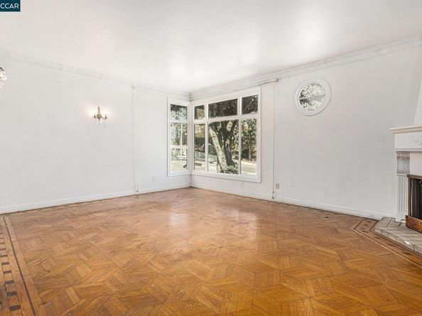 841 Ocean Ave, San Francisco CA 94112