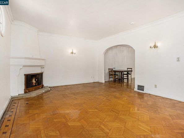 841 Ocean Ave, San Francisco CA 94112