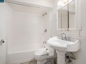 841 Ocean Ave, San Francisco CA 94112