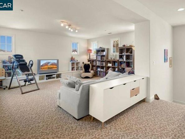 130 Arundel Dr, Hayward CA 94542