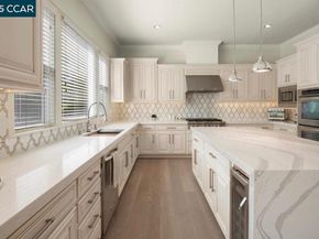 130 Arundel Dr, Hayward CA 94542