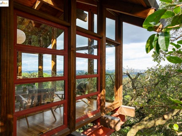 100 Tres Mesas, Orinda CA 94563