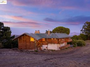 100 Tres Mesas, Orinda CA 94563