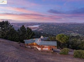100 Tres Mesas, Orinda CA 94563