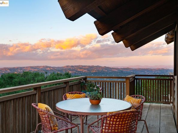 100 Tres Mesas, Orinda CA 94563