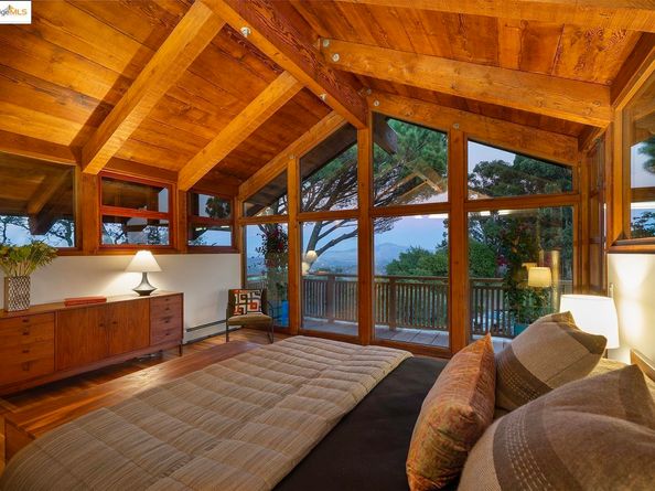 100 Tres Mesas, Orinda CA 94563