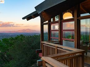 100 Tres Mesas, Orinda CA 94563