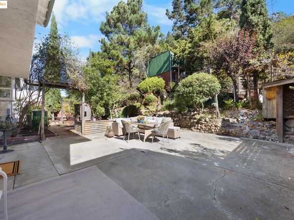 16274 San Remo Dr, San Leandro CA 94578