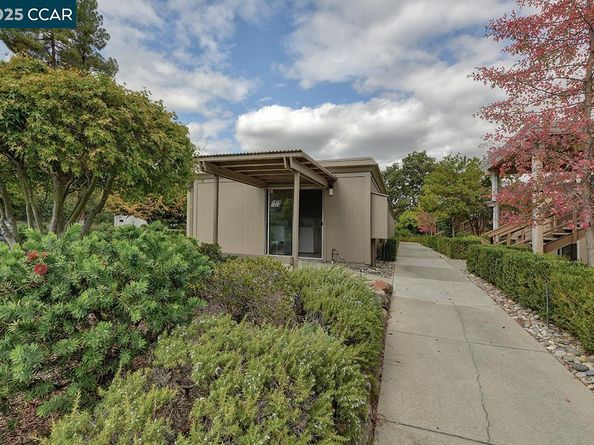 2940 Tice Creek Dr 6, Walnut Creek CA 94595