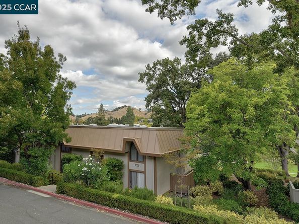 2940 Tice Creek Dr 6, Walnut Creek CA 94595
