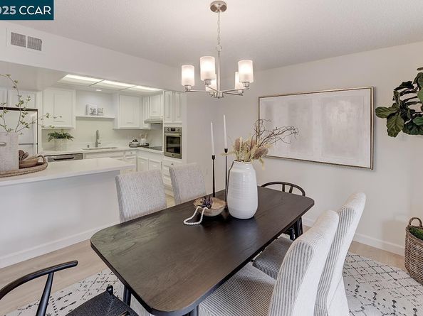 2940 Tice Creek Dr 6, Walnut Creek CA 94595