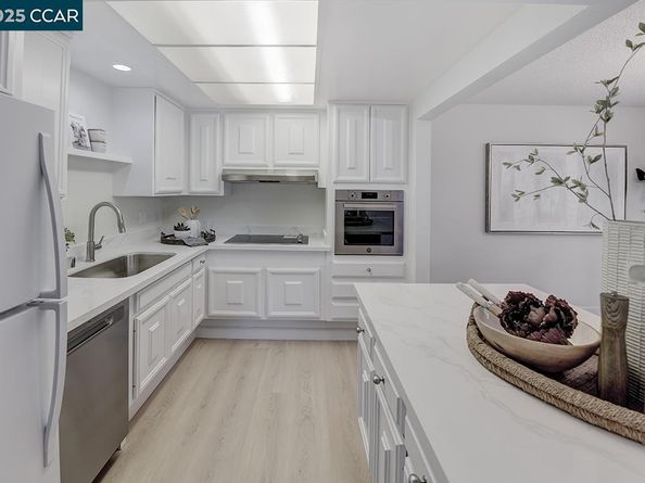 2940 Tice Creek Dr 6, Walnut Creek CA 94595