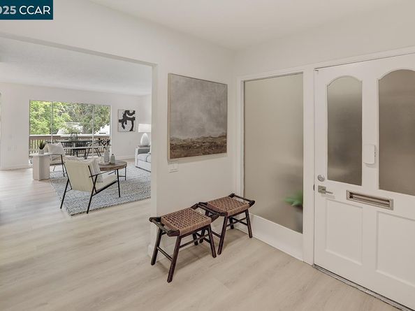 2940 Tice Creek Dr 6, Walnut Creek CA 94595