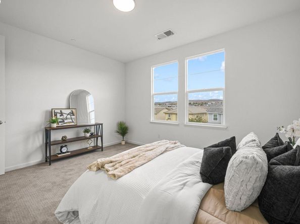 2336 Carbondale Way, Dublin CA 94568