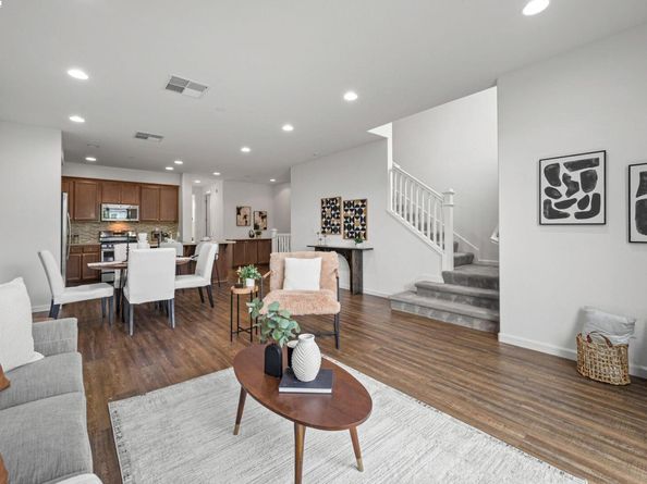 2336 Carbondale Way, Dublin CA 94568
