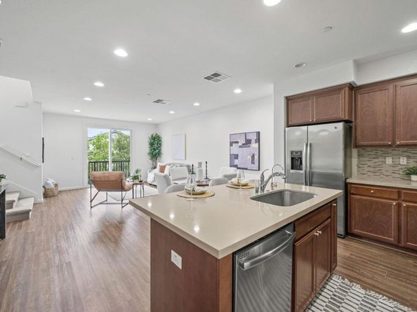 2336 Carbondale Way, Dublin CA 94568