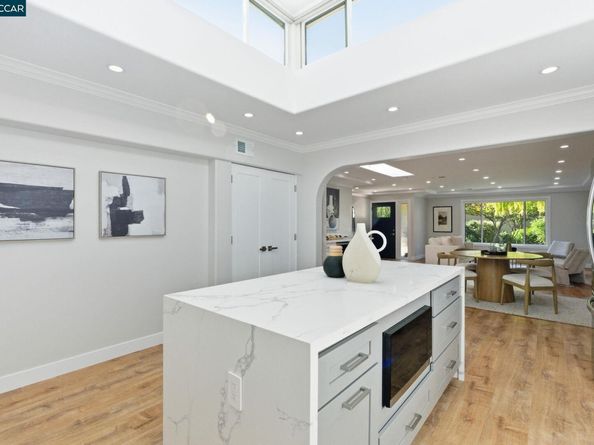 2132 Golden Rain Rd 2, Walnut Creek CA 94595