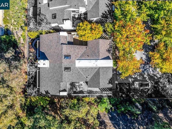 1875 Lamplight Ct, Walnut Creek CA 94597