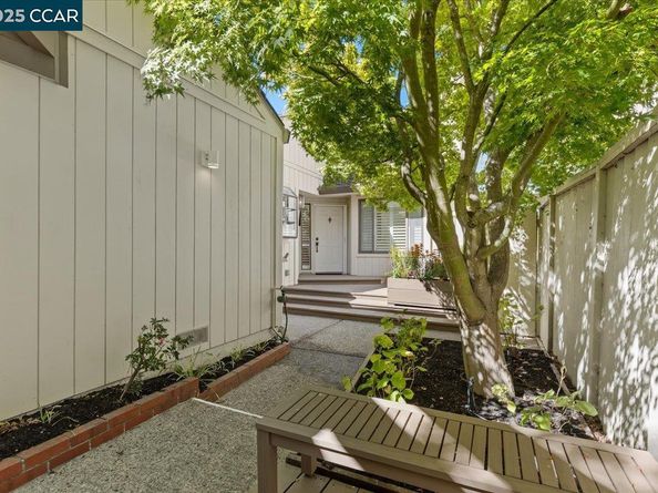 1875 Lamplight Ct, Walnut Creek CA 94597