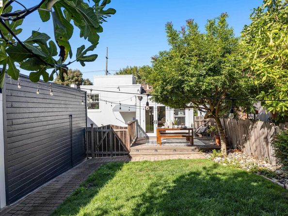 3828 Glen Park Rd, Oakland CA 94602