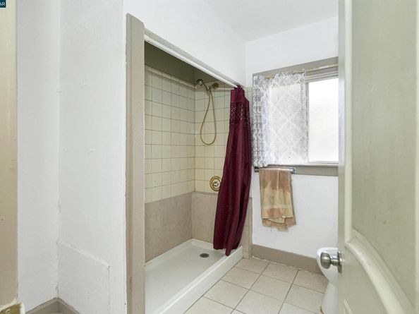 1433 87th Ave, Oakland CA 94621