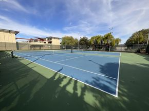 1102 Admiralty Ln, Foster City CA 94404