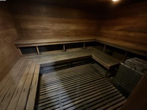 1102 Admiralty Ln, Foster City CA 94404