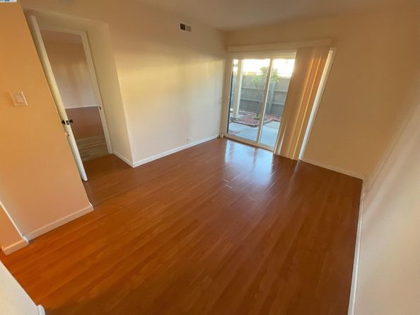 1102 Admiralty Ln, Foster City CA 94404