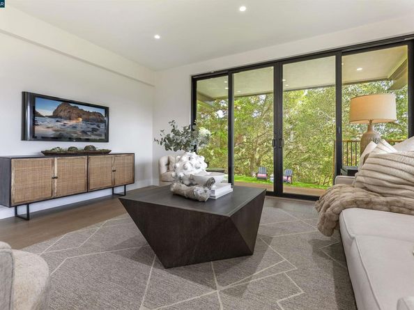 13 Carmen Ct, Orinda CA 94563