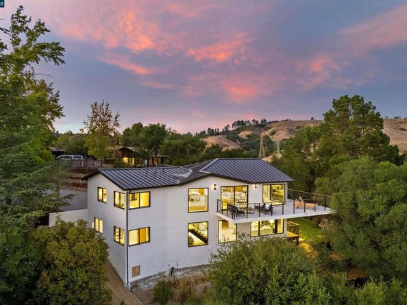 13 Carmen Ct, Orinda CA 94563