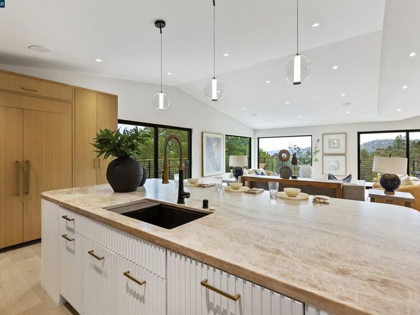 13 Carmen Ct, Orinda CA 94563