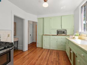 484 Forest St, Oakland CA 94618