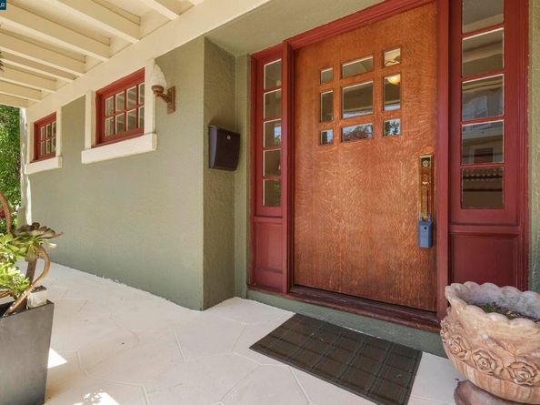 484 Forest St, Oakland CA 94618