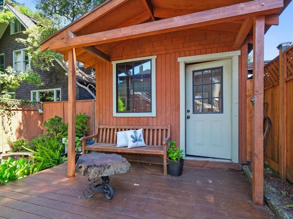 484 Forest St, Oakland CA 94618