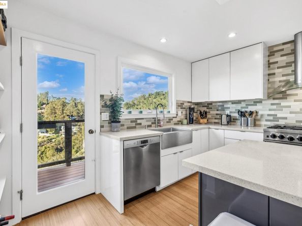 58 Villanova Dr, Oakland CA 94611