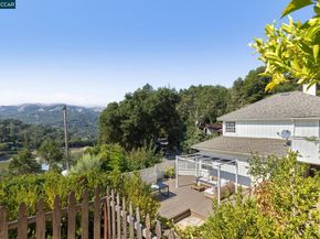 32 Dos Posos, Orinda CA 94563