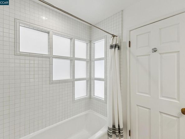 32 Dos Posos, Orinda CA 94563