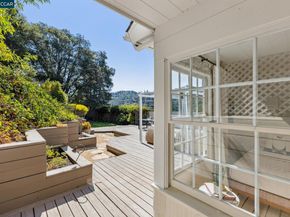 32 Dos Posos, Orinda CA 94563