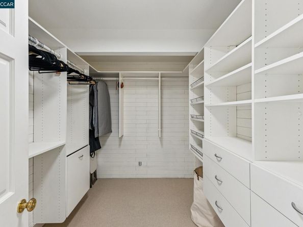 32 Dos Posos, Orinda CA 94563