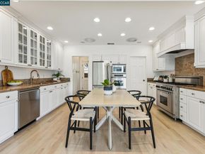32 Dos Posos, Orinda CA 94563