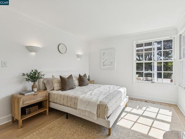 32 Dos Posos, Orinda CA 94563