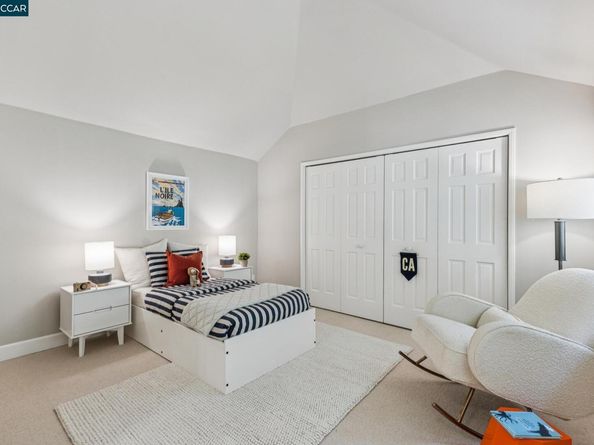 32 Dos Posos, Orinda CA 94563