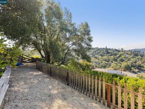 32 Dos Posos, Orinda CA 94563