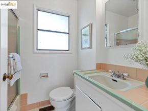 4007 Vale Ave, Oakland CA 94619
