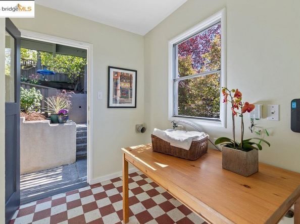 4007 Vale Ave, Oakland CA 94619