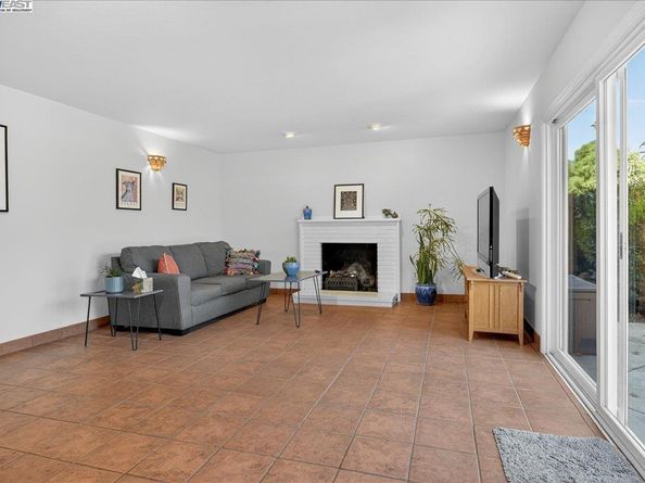 15356 Sullivan Ave, San Leandro CA 94579